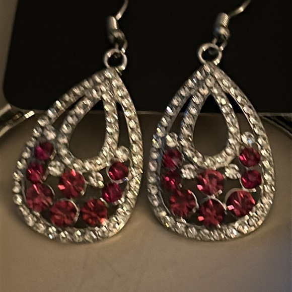 Paparazzi earring and bracelet set - Picture 2 of 5